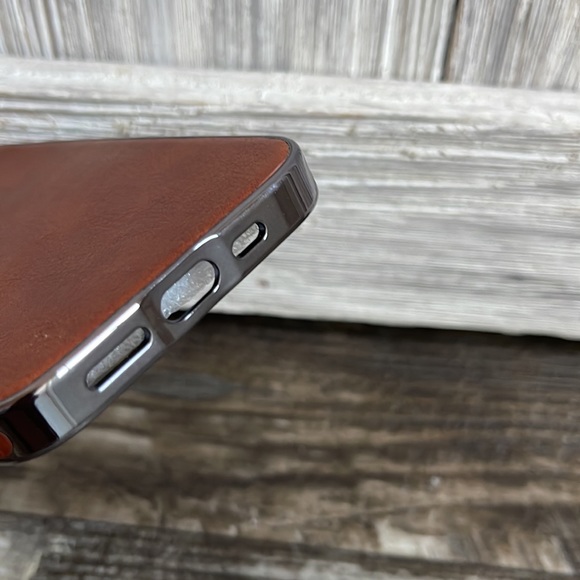 iPhone 12 6.1 inch screen leather case - Picture 4 of 6